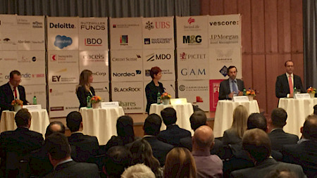 Die Diskussionsrunde am Friends of Funds-Forum ist im vollen Gange. Bild: hgr