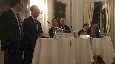 V.l.n.r: David Gamper (Geschäftsführer Liechtensteinischer Anlagefondsverband), Franco A. Straub (Head Audit Asset Management und Partner bei BDO), Hartmut Birkner (Regulatory, Compliance & Legal  Head Investment Management, Deloitte), Raoul Würgler (stv. Geschäftsführer des Verbands der Auslandsbanken in der Schweiz), Alex Boss (Präsident Liechtensteinischer Anlagefondsverband), Pierre-André Wirth (Head Legal & Compliance, LGT Capital Partners)