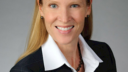 Julie Salsbery, Senior Client Portfolio Manager im Invesco Fixed Income Emerging Markets Team.
