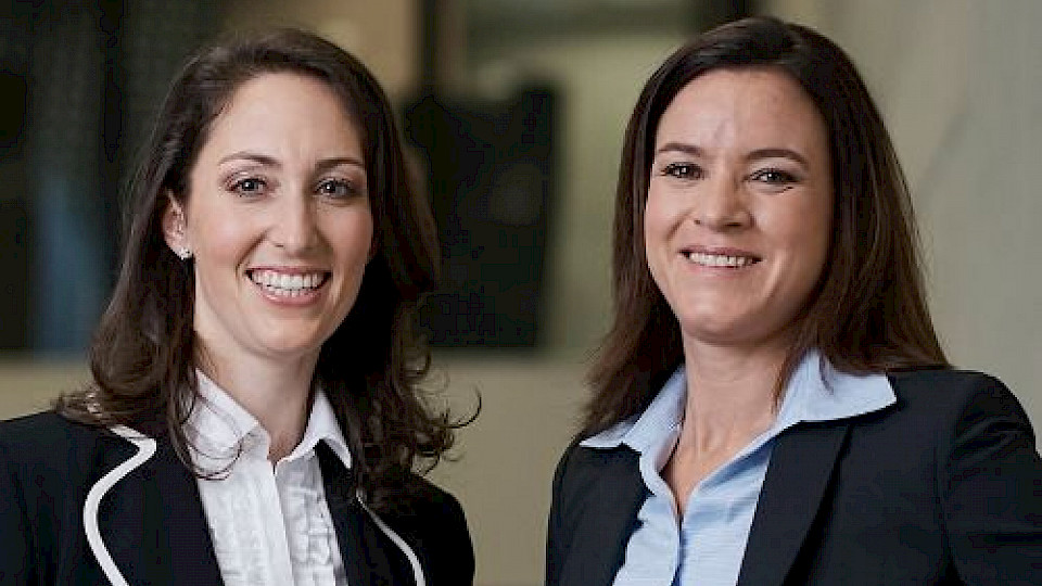 Isabelle von Jeinsen und Nicole von Reitzenstein (von links)