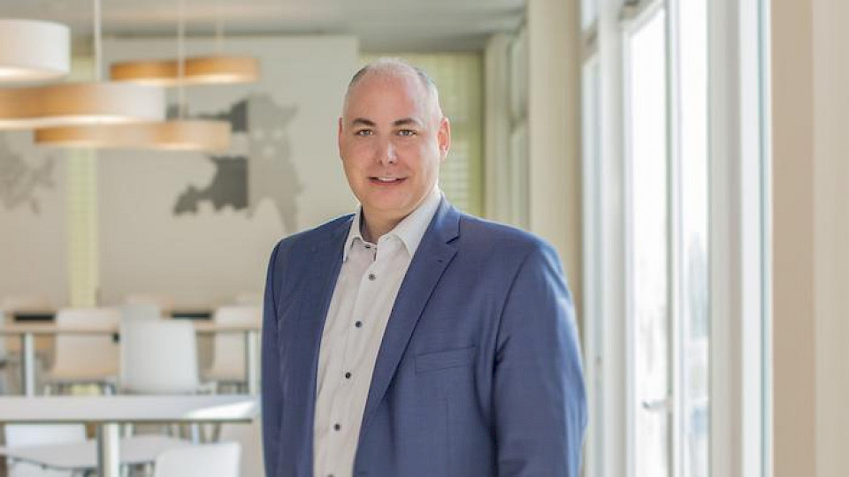 Roger Süess übernimmt die Führung bei Green.