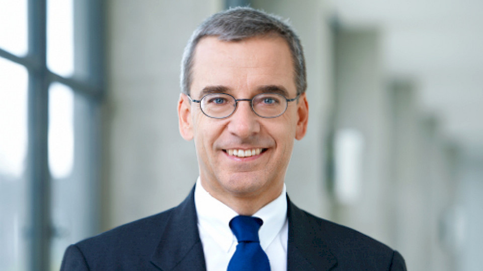 Bruno Pfister tritt als Präsident des Verwaltungsrats der Rothschild & Co Bank zurück.