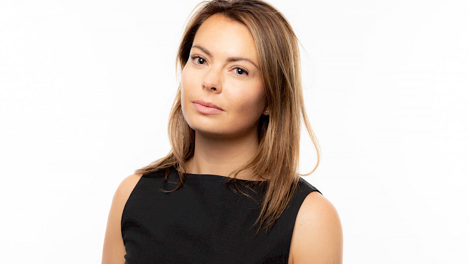 Zoë Sheehan stösst aus London zu Alpha FMC.