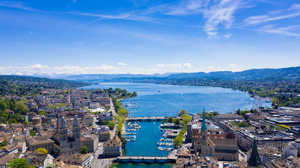 Der Finanzplatz Zürich hat bei den nachhaltigen Anlagen sehr gut abgeschnitten. (Bild: shutterstock.com, Samuel Borges Photography)