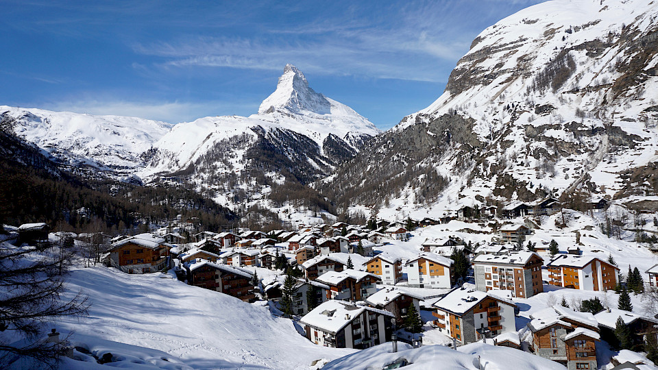 Schweizerinnen und Schweizer haben weltweit das höchste Vermögen pro Person. (Bild: Shutterstock.com/kaolin)
