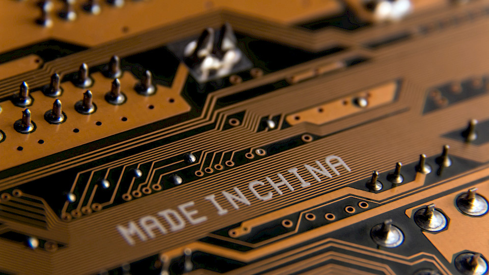 Europa ist bereits stark von Technologien aus China abhängig. (Bild: Shutterstock.com/Romsvetnik)