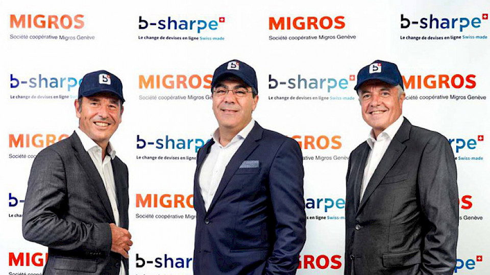 Migros Genf schliesst Partnerschaft mit dem Fintech B-Sharpe (im Bild: Didier Eicher, Migros Genf, Jean-Marc Sabet B-Sharpe, Philippe Echenard, Migros Genf.