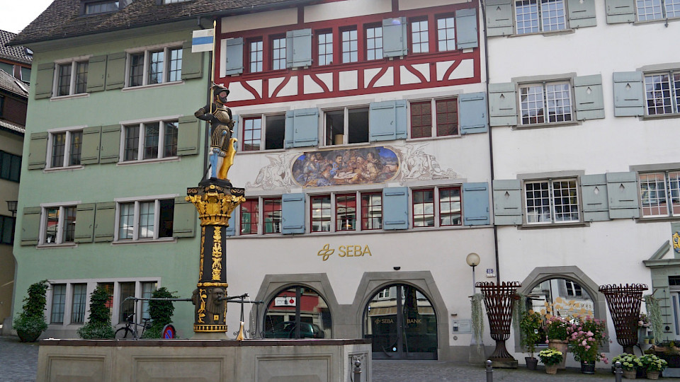 Von Zug in die weite Welt: Die Seba Bank expandiert ins Ausland. (Bild: zvg)