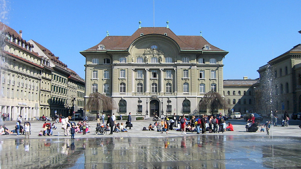 Dank der hohen Ausschüttungsreserve stellt die Nationalbank zusätzliche Ausschüttungen an Bund und Kantone in Aussicht.