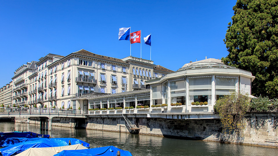 Europaweit sind Hotelübernachtungen in Zürich, wie hier im Baur au Lac, am teuersten. (Bild: Shutterstock.com / Denis Linine)