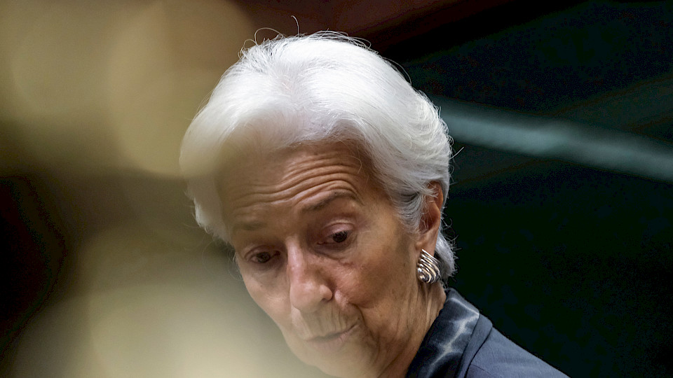 Christine Lagarde will bei der Überprüfung der geldpolitischen Strategie der EZB jeden Stein umdrehen. (Bild: Shutterstock.com)