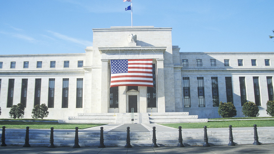 Der geldpolitische Ausschuss des amerikanischen Federal-Reserve-Systems belässt die US-Leitzinsen  bei 1,5 bis 1,75%. (Bild: Shutterstock.com)