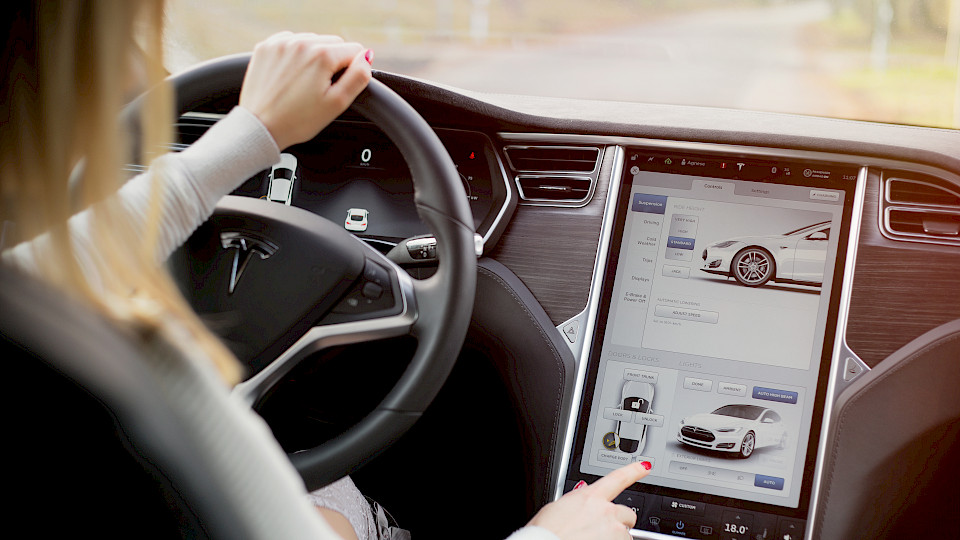 Tesla-Fans müssen nicht nur auf Radar-, sondern auch auf Wachstumsfallen achten (Bild shutterstock)