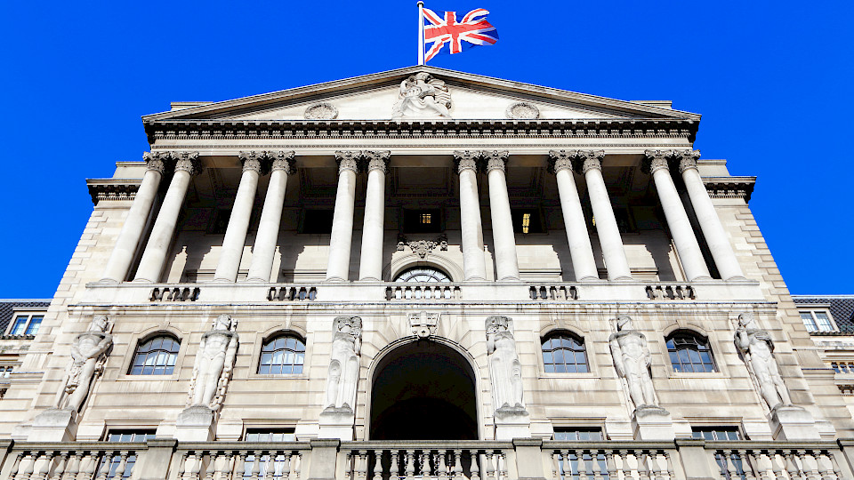 Die Bank of England (BoE) senkt den Leitzins um 0,5%. (Bild: Shutterstock.com)