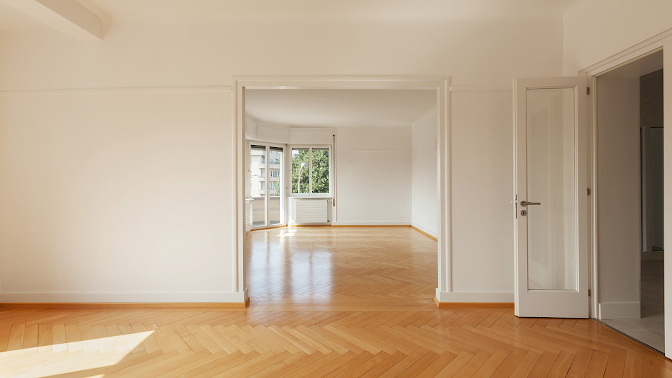 Die Krise könnte den Immobilien-Boom beenden und die Leerstandsquote von Mietwohnungen erhöhen. (Bild: Shutterstock.com/alexandre zveiger)