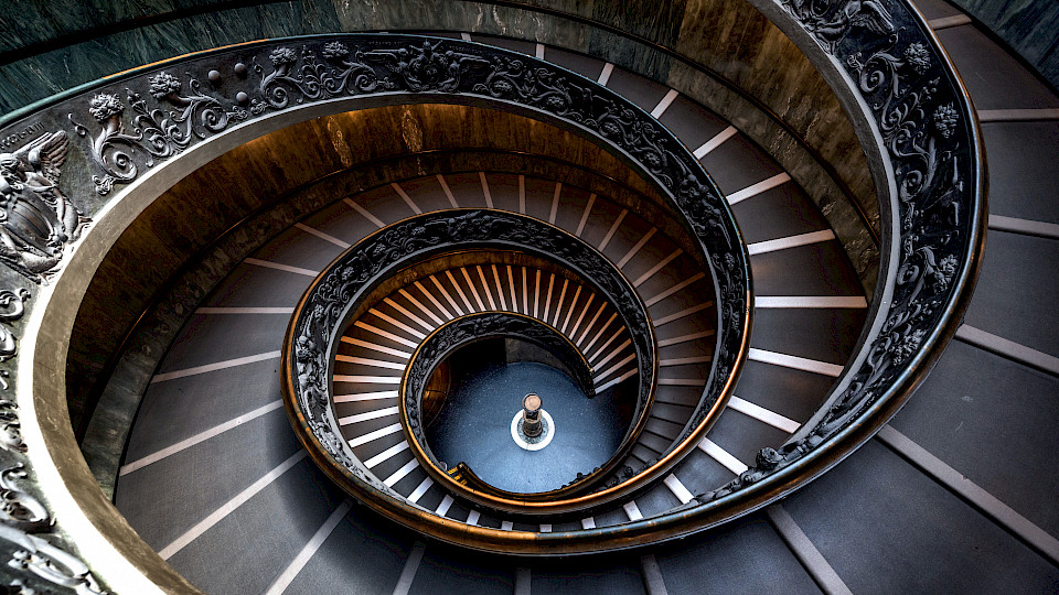 Die Negativspirale, mit der die Pensionskassen konfrontiert sind, hat bereits einen Grossteil der Vorjahresrendite verschlungen. (Bild: Shutterstock.com)