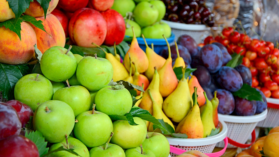 Sich aus jedem Korb mit möglichst tiefem Risiko die saftigsten Früchte auszusuchen ist das Ziel der Investoren. (Bild: istock)