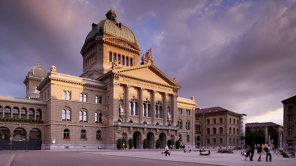 Die Corona-Krise verursacht ein massives Deifzit im Haushalt der Schweiz. (Bild: Shutterstock.com)