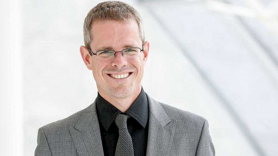 Prof. Dr. Martin Eling ist seit 2011 Direktor am Institut für Versicherungswirtschaft der Universität St. Gallen und Lehrstuhlinhaber für Versicherungsmanagement