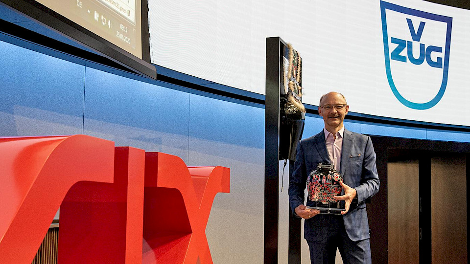 Heinz M. Buhofer, CEO V-ZUG., kann sich über den erfolgreichen Börsengang freuen (Bild von SIX).