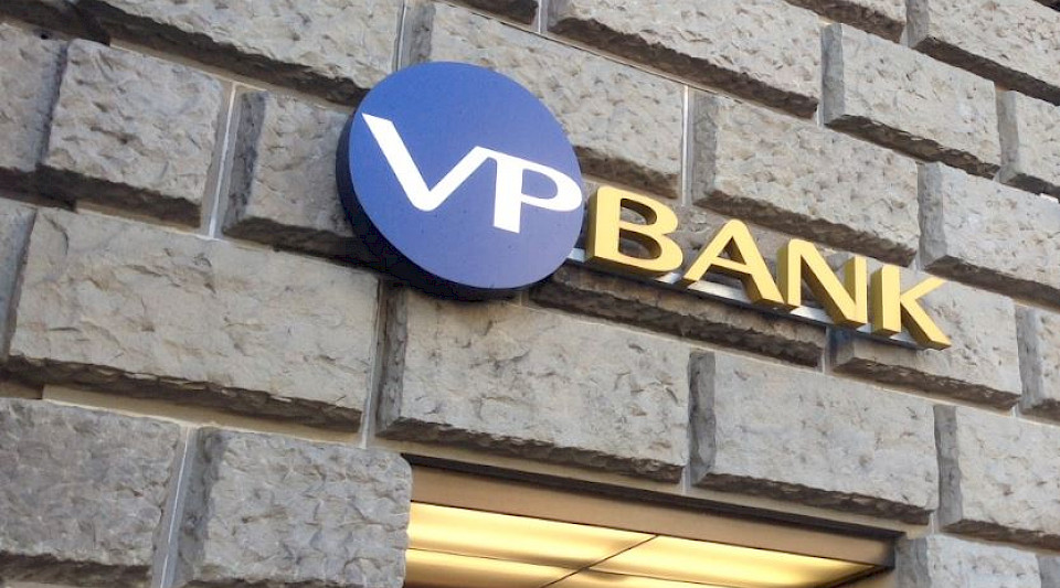 Е банки. VP Bank. VP Bank AG. Raw банк. VP Bank логотип.