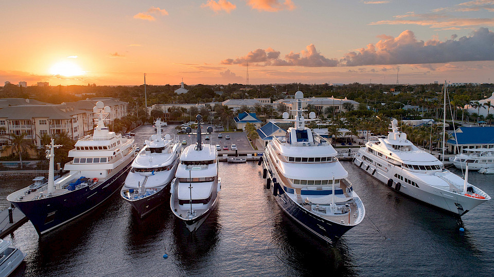 Family Offices haben nach der Marktzerrüttung durch die Corona-Pandemie die Aufholjagd der Börsen genutzt und ihre Gewinne in den sicheren Hafen eingefahren. (Bild: Shutterstock.com/Lewington Production)