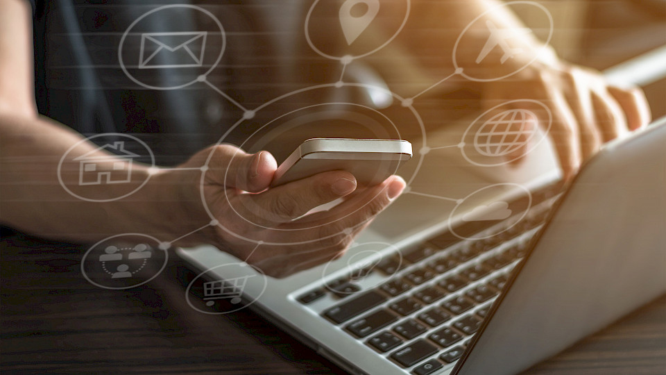 FlowBank bietet online alle Handelsaktivitäten aus einer Hand an. (Bild: Shutterstock.com/Chinnapong)