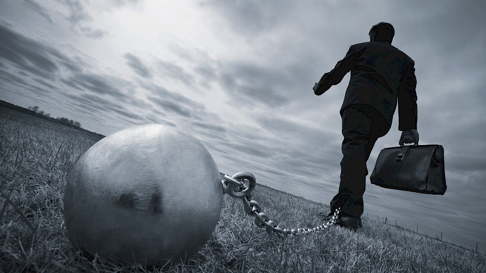 Die Corona-Pandemie treibt die Schuldenlast der Schweiz und anderer Länder stark in die Höhe. (Bild: Shutterstock.com/Vibe Images)