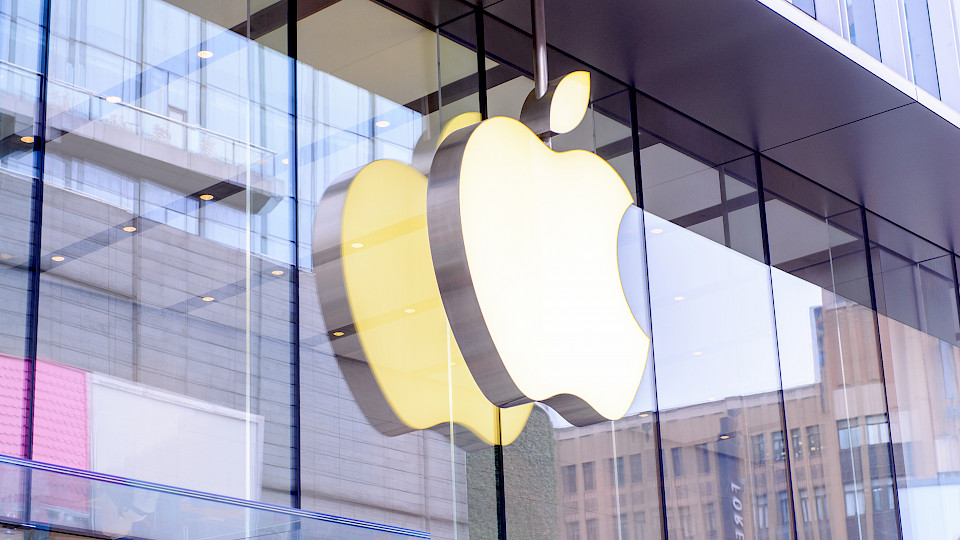 Die Aktie von Apple verlor in den letzten Tagen 10% oder 200 Mrd. USD an Wert. (Bild: Shutterstock.com/Anton Ivanov)