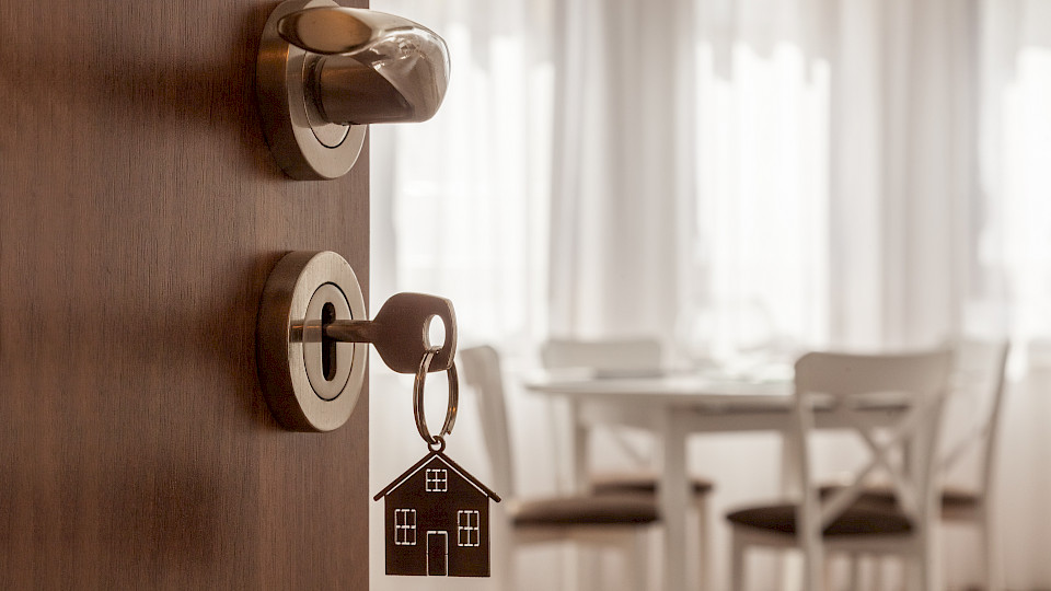 Durch den Wechsel vom Libor (London Interbank Offered Rate) zum Saron findet auf dem Schweizer Kredit- und Hypothekarmarkt ein Paradigmenwechsel statt. (Bild: Shutterstock.com/Michael Dechev)