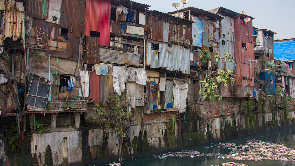 In diesem Jahr wurden den Vereinten Nationen zufolge 71 Millionen Menschen in extreme Armut getrieben. (Bild: Shutterstock.com/WorldStockStudio)