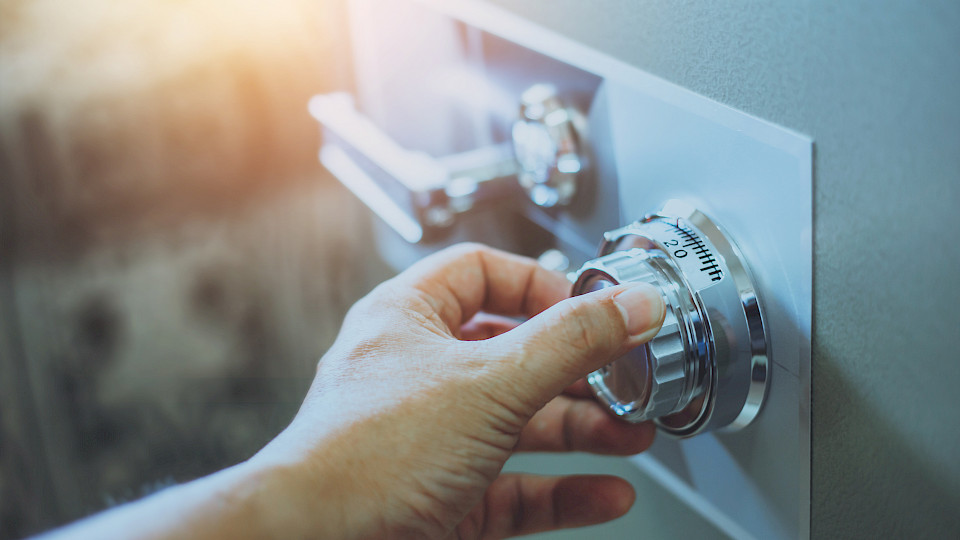 Das Gesamtvermögen privater Haushalte dürfte im zweiten Quartal 2020 die Verluste aus dem ersten Quartal wieder wettgemacht haben. (Bild: Shutterstock.com/Freedom Studio)