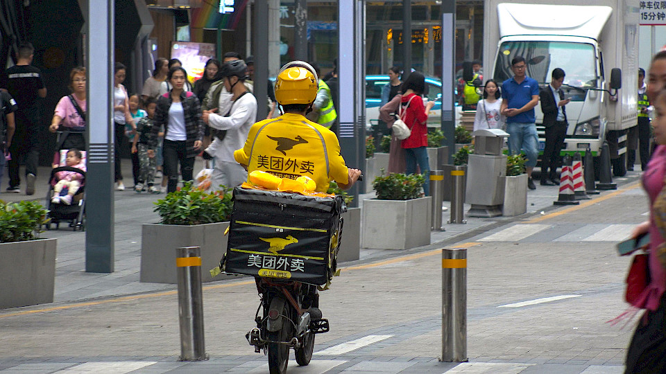 Meituan plant, in wenigen Jahren unterstützt von Drohnen 100 Millionen Mahlzeiten pro Tag auszuliefern. (Bild: Shutterstock.com/StreetVJ)