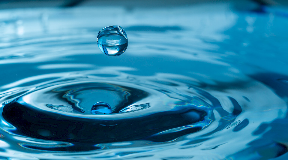 Der Zugang zu sauberem Wasser ist ist für viele Menschen nicht gewährleistet. (Bild: Shutterstock.com/Peter Bocklandt)