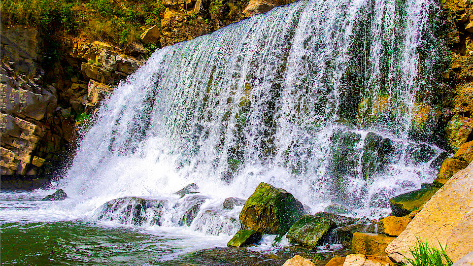 Reichlich gute Renditequellen lassen sich laut den Vontobel AM-Experten bei Emerging Markets- und Unternehmensanleihen finden. (Bild: Shutterstock.com/Nikolay Zaborskikh)