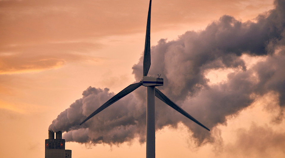 Sogenannte "Scope 3"-Emissionen, also Treibhausgase, die in der Zulieferkette eines Unternehmens oder beim Abnehmer eines Produkts entstehen, werden von Unternehmen kaum rapportiert. (Bild: Shutterstock.com/Nico Garstmann)