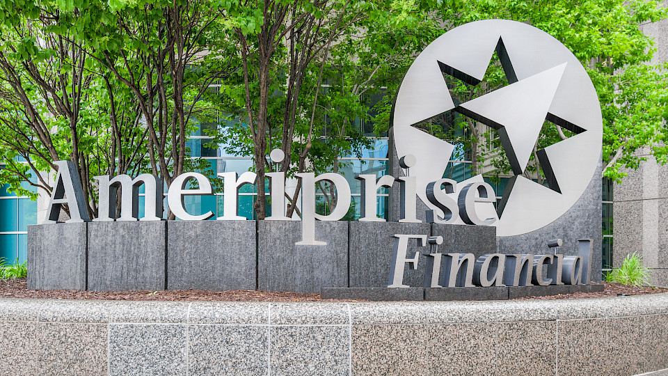 Ameriprise Financial will mit der Übernahme des EMEA-Geschäfts von BMO das Wachstum der Tochter Columbia Threadneedle beschleunigen. (Shutterstock.com/Ken Wolter)