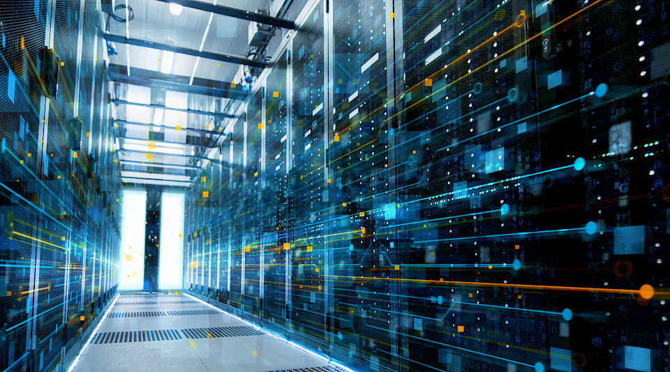 Digitale Infrastruktur wird als Investment immer attraktiver. (Bild: Shutterstock.com/Gorodenkoff)