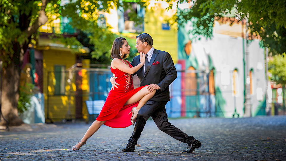 Länder mit geringen Nettoreserven wie Argentinien erhalten durch Zuteilungen für ihre Devisenreserven ebenfalls einen kräftigen Schub. (Bild: Shutterstock.com/BonnieBC)