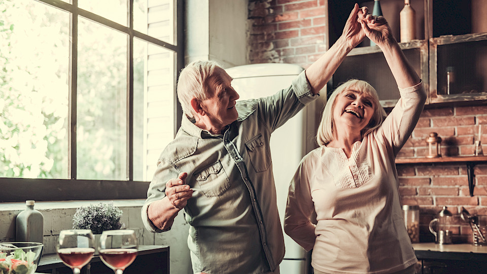 Wir werden immer älter und bleiben dabei lange vital. (Bild: Shutterstock.com)