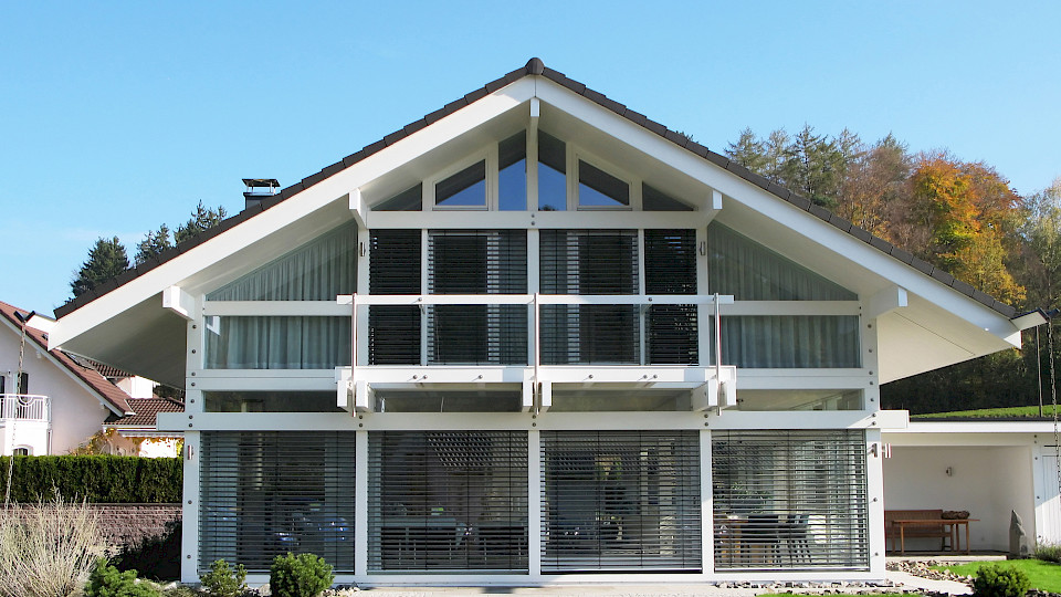 Baloise und UBS planen eine strategische Zusammenarbeit für Lösungen und Dienstleistungen für Immobilienbesitzende in der Schweiz. (Bild: Shutterstock.com/Alexander Chaikin)