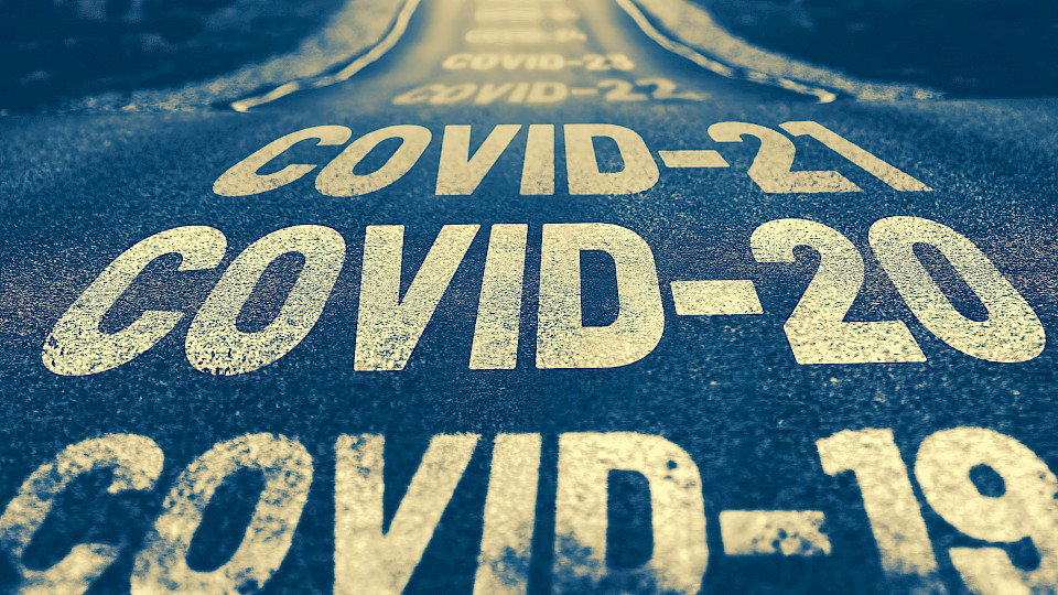 Selbst wenn die Corona-​Fallzahlen früher und kräftiger steigen als in der KOF-Sommerprognose angenommen wurde, halten sich die Auswirkungen auf den BIP-​Anstieg in Grenzen. (Bild: Shutterstock.com/Andy Shell)