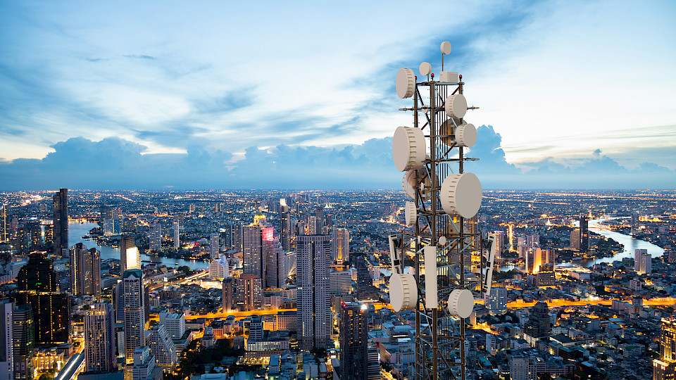 Im Fokus sind unter anderem Unternehmen, die in asiatischen Innovationsökosystemen wie z.B. der 5G-Netzinfrastruktur tätig sind. (Bild: Shutterstock.com/Suwin)
