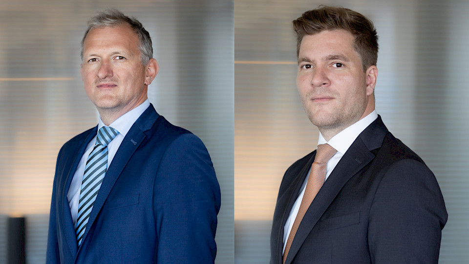 Alexander Roose (links) und Quirien Lemey (rechts) stossen zum Anlageteam von Decalia. (Bilder: zVg)