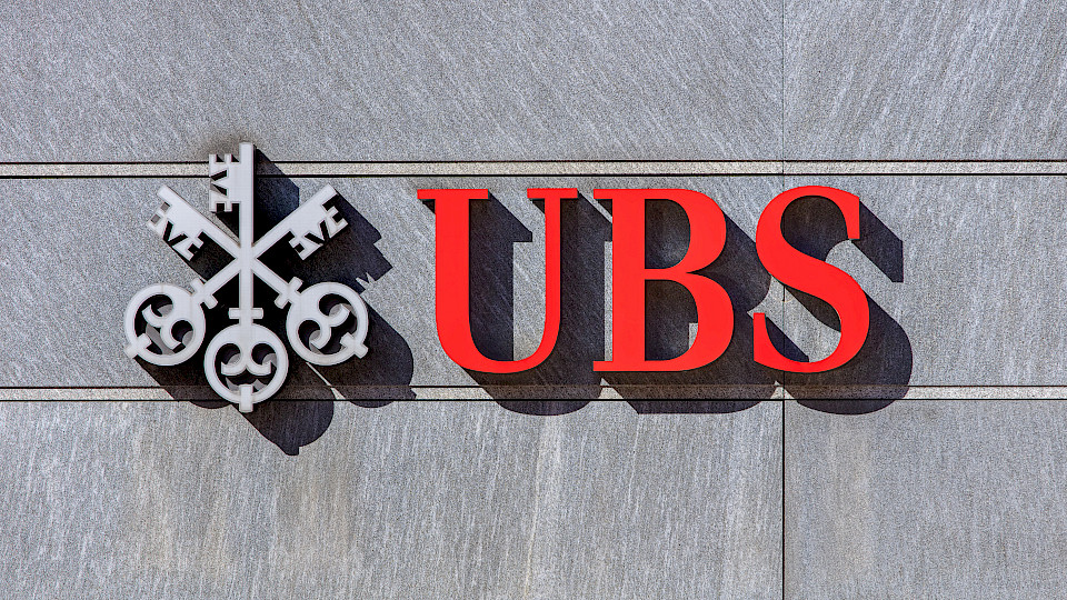 Auch im eher ruhigen Sommerquartal hat sich die Bank gesteigert und die Analystenschätzungen klar übertroffen. (Bild: Shutterstock.com/Denis Linine)