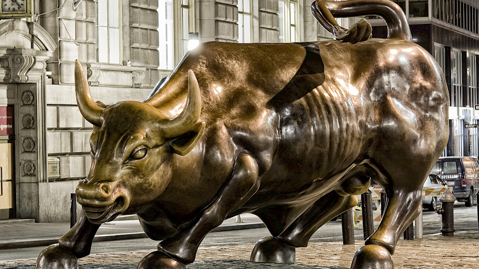 Attraktive Unternehmensgewinne liegen dem Aktienaufschwung zugrunde. Der Trend geht gemäss SwissRock weiter. (Bild: Shutterstock.com/Marcios José Bastos-Silva)