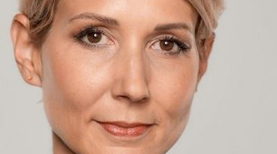 Aline de Riedmatten (im Bild) übernimmt die Aufgabe von Eliane Gaspoz, die voraussichtlich im Frühling 2022 in Pension geht. (Bild: zvg)