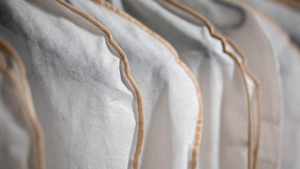 Zuerst wird die Hülle mit noch unbekanntem Ziel kotiert.  Spacs heissen deshalb auch "Blankoscheckgesellschaften".  Bild: Shutterstock.com/Naletova Elena)