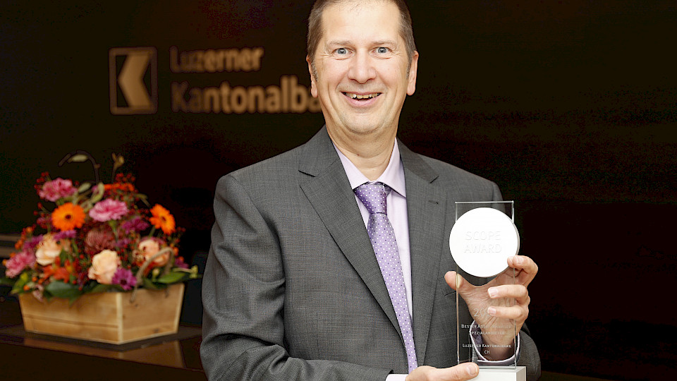Ingo Hoffmann, stv. Leiter der LUKB Expert-Fondsleitung, freut sich über den dritten Scope Award in Serie. (Bild: zvg)