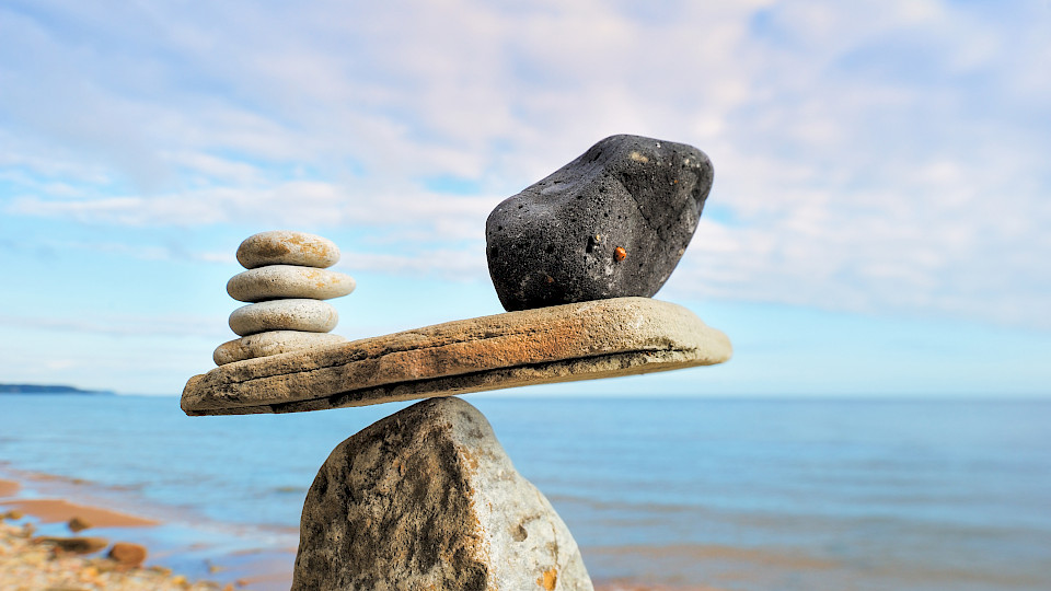 Die sanfte Landung der Wirtschaft dürfte für die Zentralbanken ein Balanceakt werden. (Bild: Shutterstock.com/Anatoli Styf)